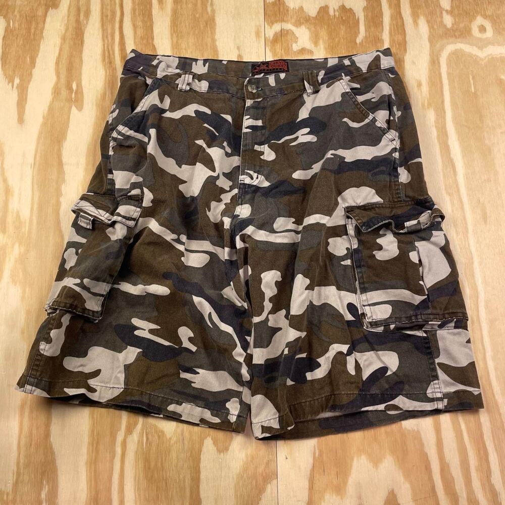 Canyon Guide Camo Cargo Shorts – Men’s W36